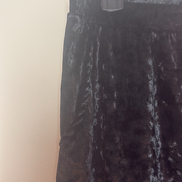 SERRA Ladies Crushed Velvet Pant in Black with Pockets Size M NWT - Picture 5 of 7